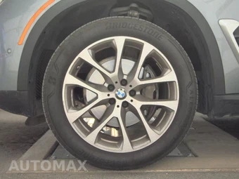 2025 BMW X5 xDrive40i - miniatura 9