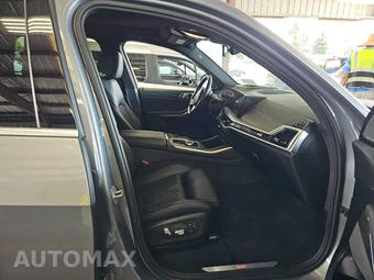 2025 BMW X5 xDrive40i - miniatura 8