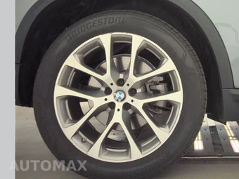 2025 BMW X5 xDrive40i - miniatura 11
