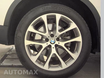 2025 BMW X5 xDrive40i - miniatura 11