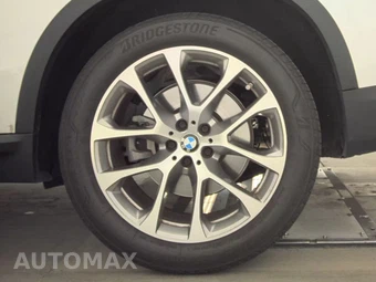 2025 BMW X5 xDrive40i - miniatura 12