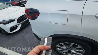 2025 BMW X5 xDrive40i - miniatura 28