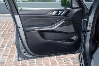 2025 BMW X5 xDrive40i - miniatura 11