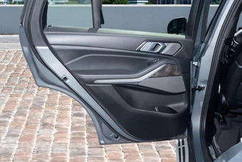 2025 BMW X5 xDrive40i - miniatura 12
