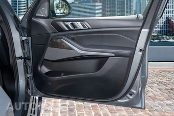 2025 BMW X5 xDrive40i - miniatura 13