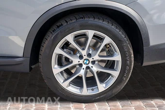 2025 BMW X5 xDrive40i - miniatura 40