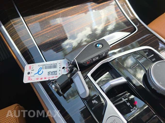 2025 BMW X5 xDrive40i - miniatura 8