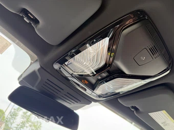 2025 BMW X5 xDrive40i - miniatura 25