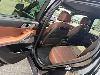 2025 BMW X5 xDrive40i - miniatura 27