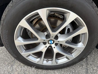 2025 BMW X5 xDrive40i - miniatura 38
