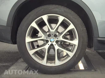 2025 BMW X5 xDrive40i - miniatura 11