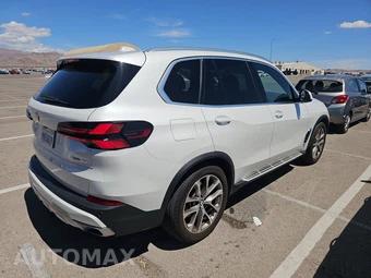 2025 BMW X5 xDrive40i - miniatura 4