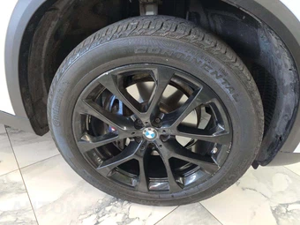 2025 BMW X5 xDrive40i – miniatura 24