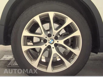 2025 BMW X5 xDrive40i - miniatura 11