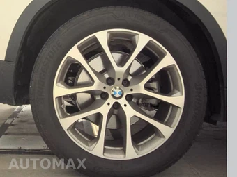 2025 BMW X5 xDrive40i - miniatura 11