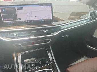 2025 BMW X5 xDrive40i - miniatura 11