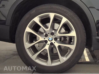 2025 BMW X5 xDrive40i - miniatura 11
