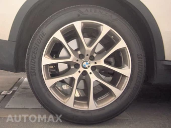 2025 BMW X5 xDrive40i – miniatura 11