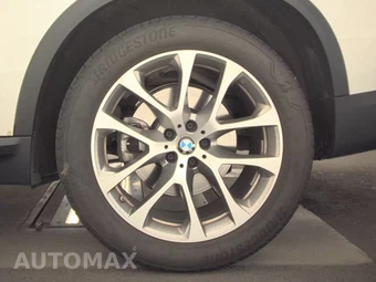 2025 BMW X5 xDrive40i - miniatura 12
