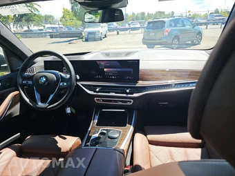 2025 BMW X5 xDrive40i - miniatura 17