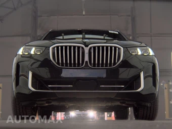 2025 BMW X5 xDrive40i - miniatura 3