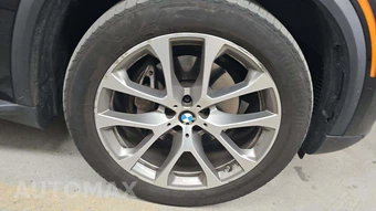 2025 BMW X5 xDrive40i - miniatura 28