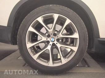 2025 BMW X5 xDrive40i - miniatura 11