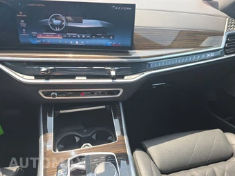 2025 BMW X5 xDrive40i - miniatura 17