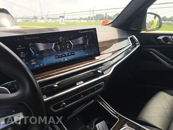 2025 BMW X5 xDrive40i - miniatura 17