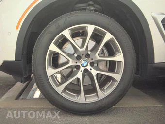 2025 BMW X5 xDrive40i - miniatura 9