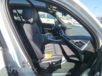 2025 BMW X5 xDrive40i - miniatura 8