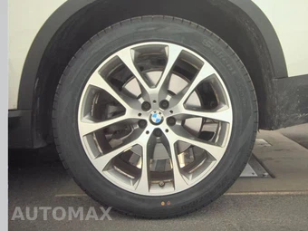2025 BMW X5 xDrive40i - miniatura 12