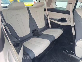 2025 BMW X7 ALPINA XB7 - miniatura 14