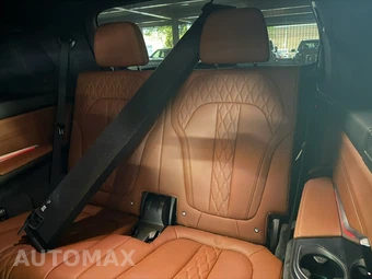 2025 BMW X7 ALPINA XB7 - miniatura 23