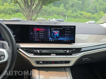 2025 BMW X7 M60i – miniatura 10