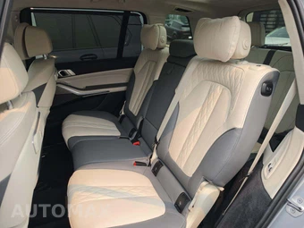 2025 BMW X7 M60i – miniatura 13