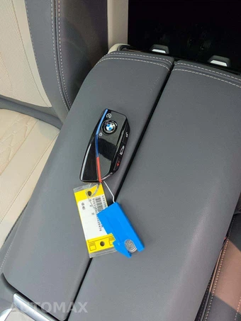 2025 BMW X7 M60i – miniatura 8