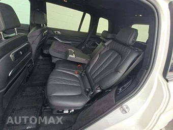 2025 BMW X7 M60i – miniatura 13