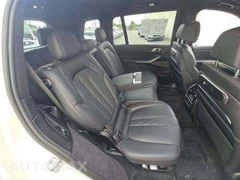2025 BMW X7 M60i – miniatura 17