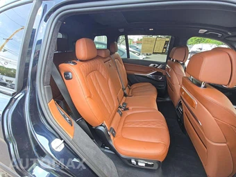 2025 BMW X7 M60i – miniatura 17