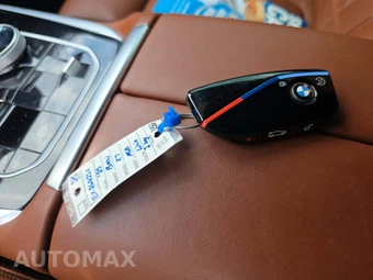 2025 BMW X7 M60i – miniatura 8