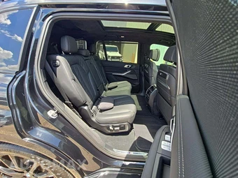 2025 BMW X7 M60i – miniatura 17