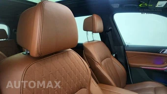 2025 BMW X7 M60i – miniatura 24