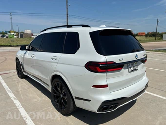 2025 BMW X7 M60i - miniatura 11