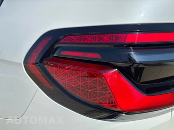 2025 BMW X7 M60i - miniatura 12