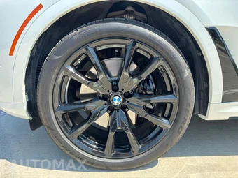2025 BMW X7 M60i - miniatura 19
