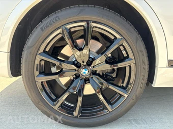 2025 BMW X7 M60i - miniatura 20