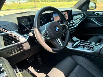 2025 BMW X7 M60i - miniatura 25