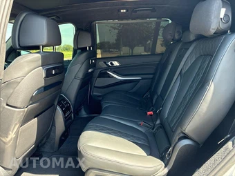 2025 BMW X7 M60i - miniatura 32