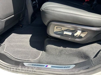 2025 BMW X7 M60i - miniatura 33
